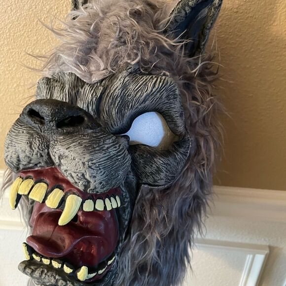 Scary Wolf Mask - Picture 16 of 16